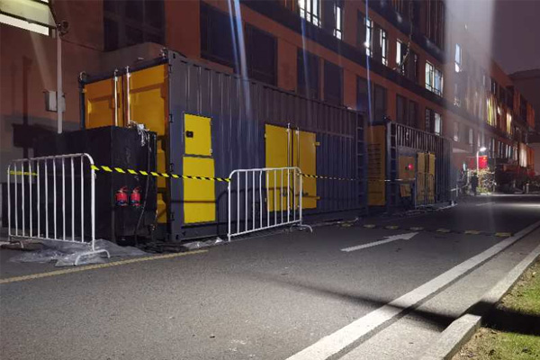 枞阳柴油发电机组的输出电压是如何调节的？